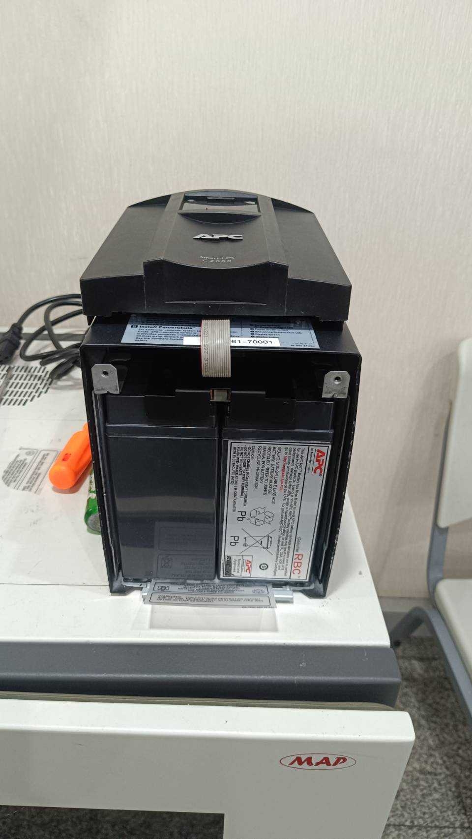 เปลี่ยนแบตเตอรี่ UPS APC SMC2000I บริษัท สทรอง โซลูชั่นส์ จำกัด 1 Strong Solutions (3)