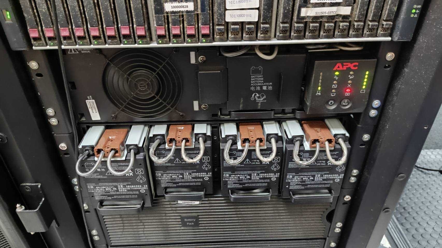 เปลี่ยนแบตเตอรี่ UPS APC SURTD5000XLI ที่ TCC บริษัท ไทย แคปปิตอล คอร์ปอเรชั่น จำกัด (มหาชน) 1 บริษัท ไทย แคปปิตอล คอร์ปอเรชั่น จำกัด (มหาชน) (6)