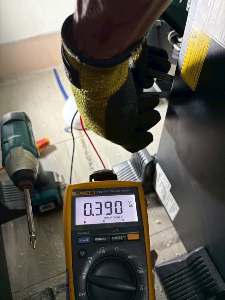 ติดตั้งเครื่องสำรองไฟ (UPS) VERTIV รุ่น GXE3-10KIRT5UXL โรงพยาบาลพญาไท ศรีราชา