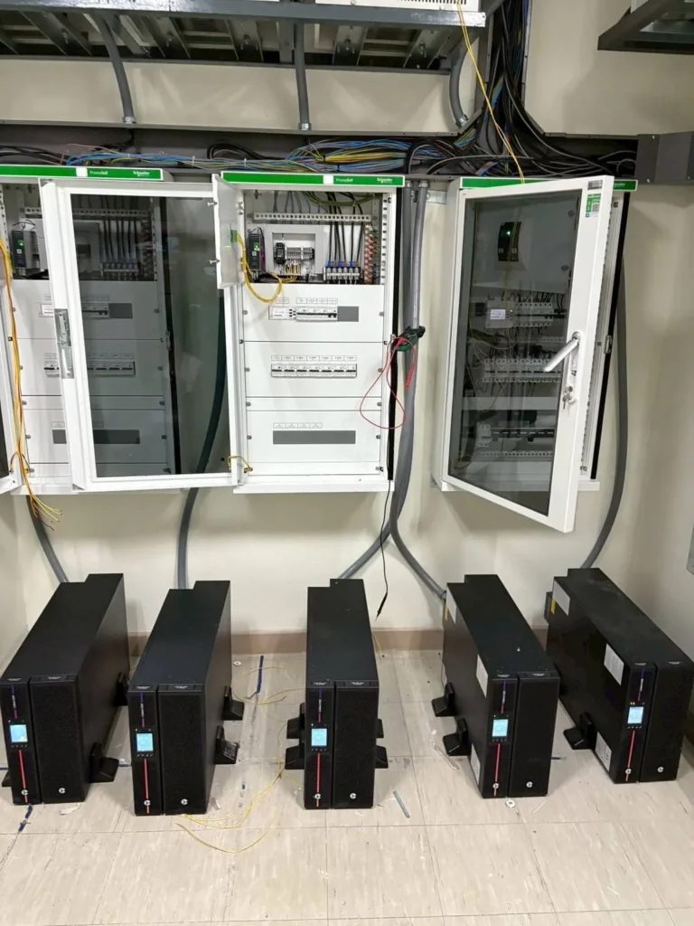 ติดตั้งเครื่องสำรองไฟ (UPS) VERTIV รุ่น GXE3-10KIRT5UXL โรงพยาบาลพญาไท ศรีราชา