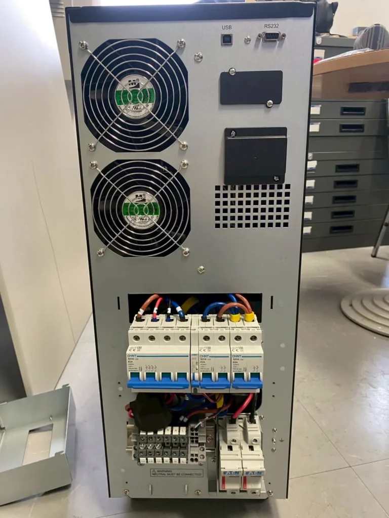 ติดตั้งเครื่องสำรองไฟฟ้า (UPS) EATON รุ่น 9E10KI ขนาด 10 kVA โรงเรียนสาธิตนานาชาติ มหาวิทยาลัยมหิดล