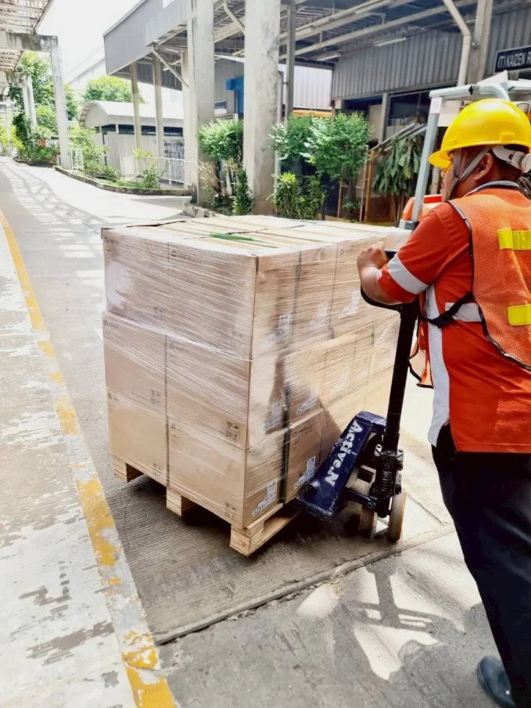 จัดส่ง UPS Vertiv จำนวน 100 เครื่อง ให้กับโรงงานผลิตรถยนต์ชั้นนำแห่งหนึ่ง 6 จัดส่ง UPS Vertiv จำนวน 100 เครื่อง 5